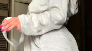 Amateur Big Boobs jerks Big Dick