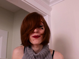 GROOBYGIRLS   Luna Laika Loves To Show Off