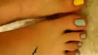 Amateur Foot Fetish Girlfriend Sucks and gives a Footjob